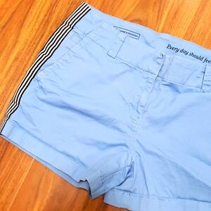 Vineyard vines blue stripe shorts